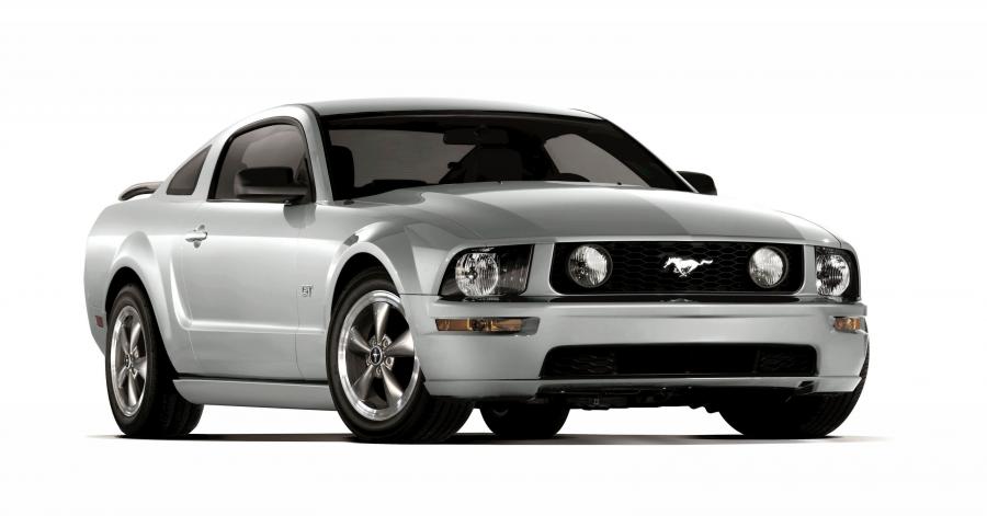  Ford Mustang GT 2005 года  (фото 65 из 209)